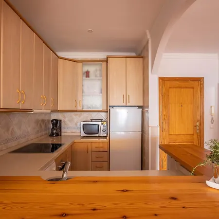Sunny Frontline Burriana Daire Nerja